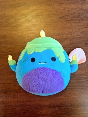 NWT Squishmallow RETIRED 8" Valentino the Zombie Candelabra Halloween 2025